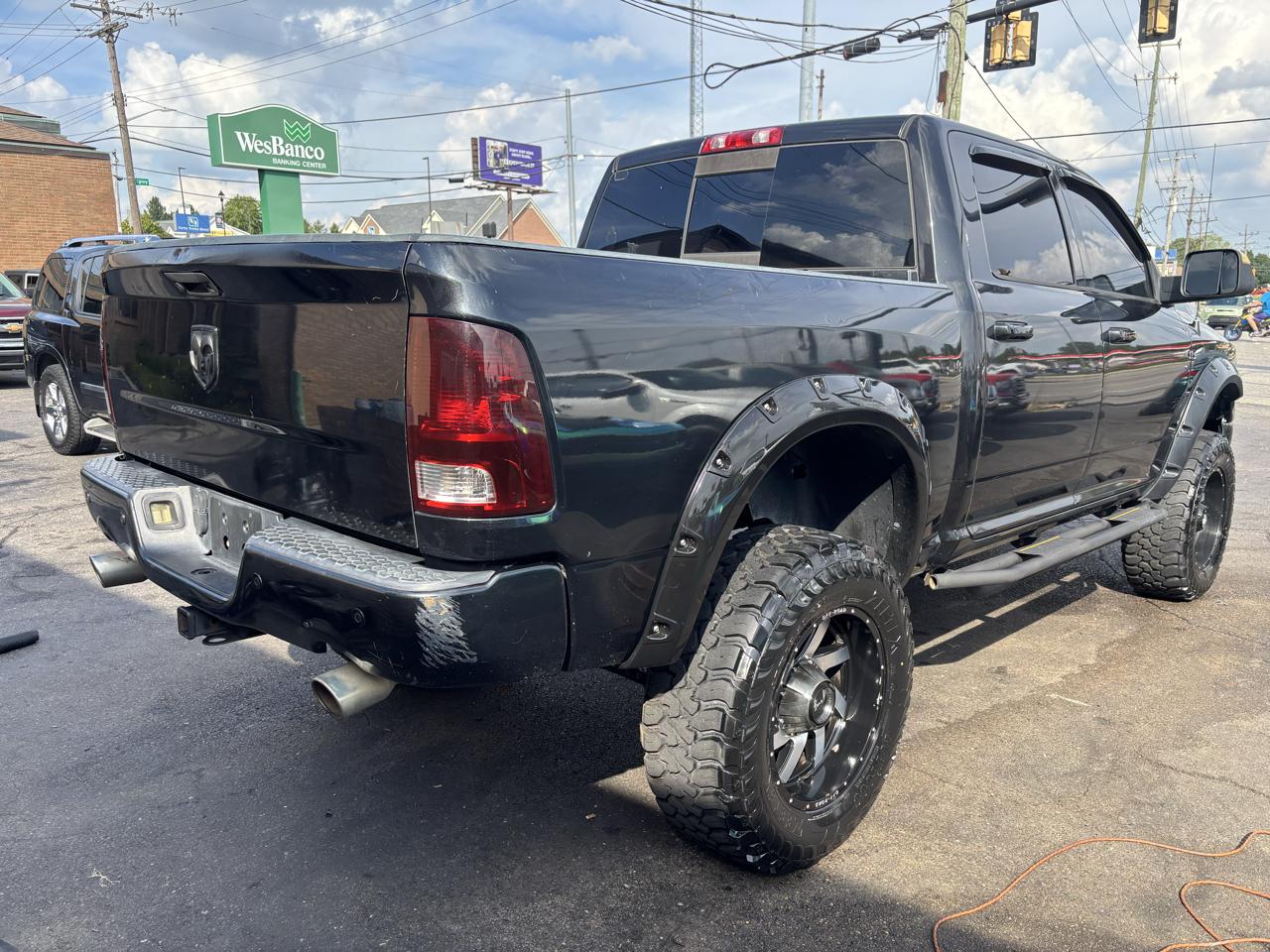 RAM 1500 SLT Crew Cab SWB 4WD 2017