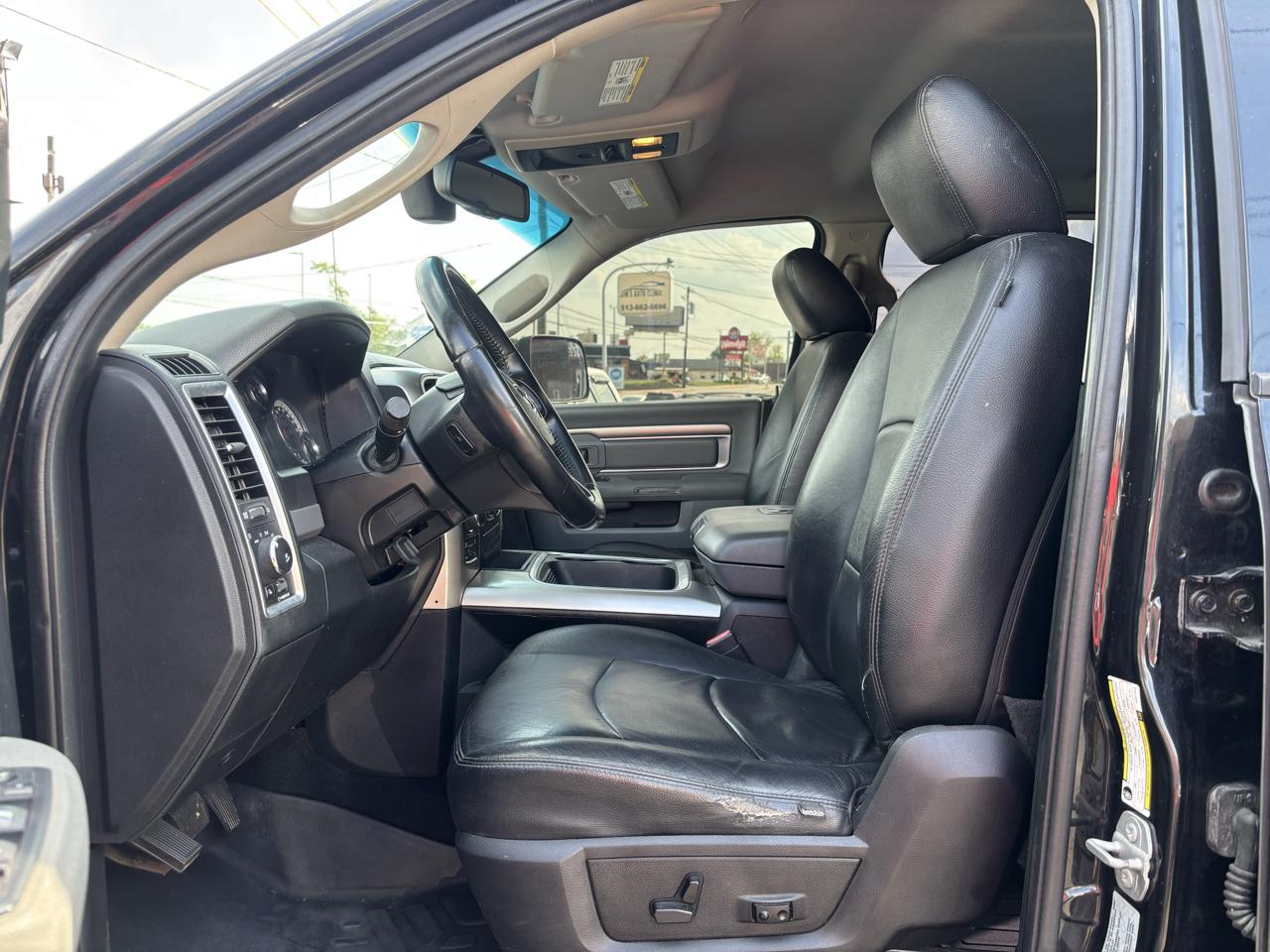 RAM 1500 SLT Crew Cab SWB 4WD 2017