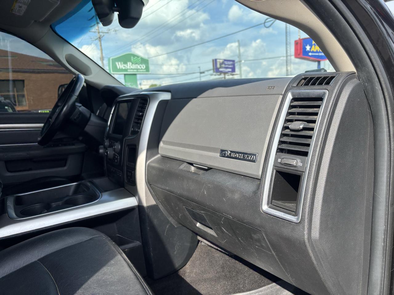RAM 1500 SLT Crew Cab SWB 4WD 2017