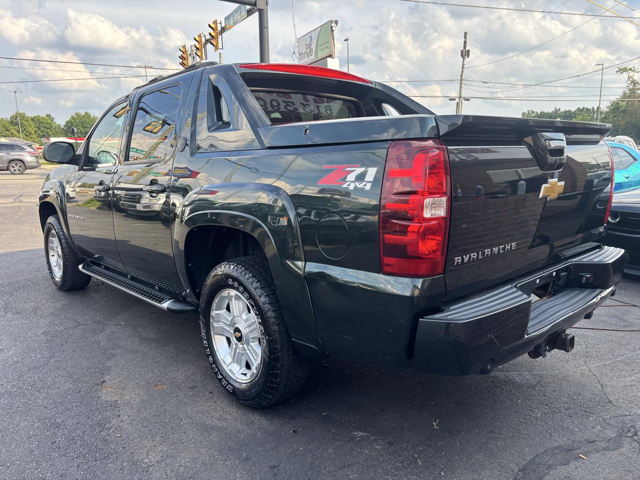 Chevrolet Avalanche LT 4WD 2013