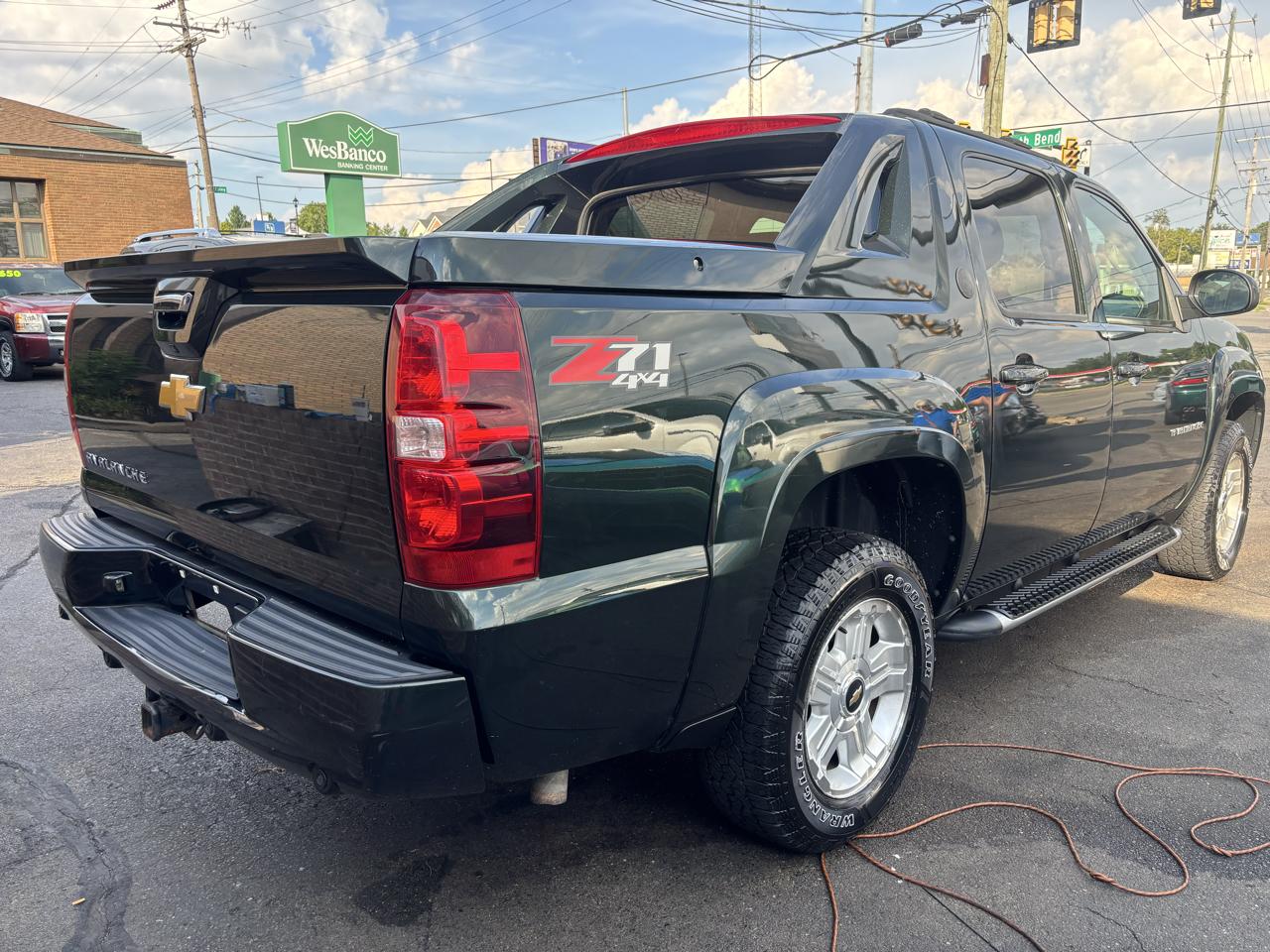 Chevrolet Avalanche LT 4WD 2013
