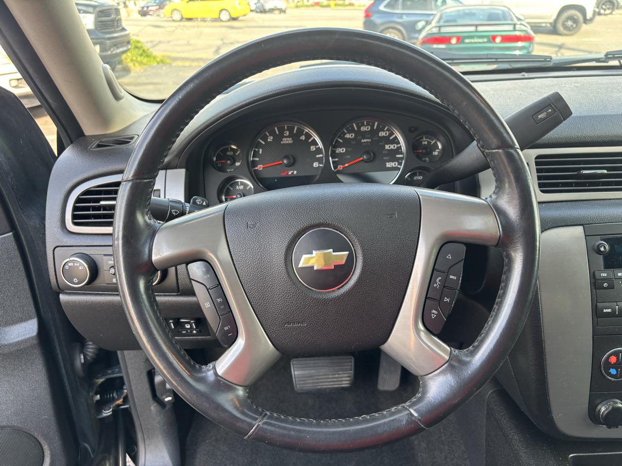 Chevrolet Avalanche LT 4WD 2013