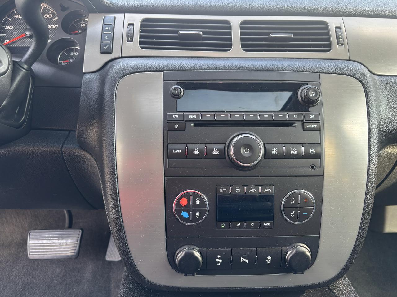 Chevrolet Avalanche LT 4WD 2013