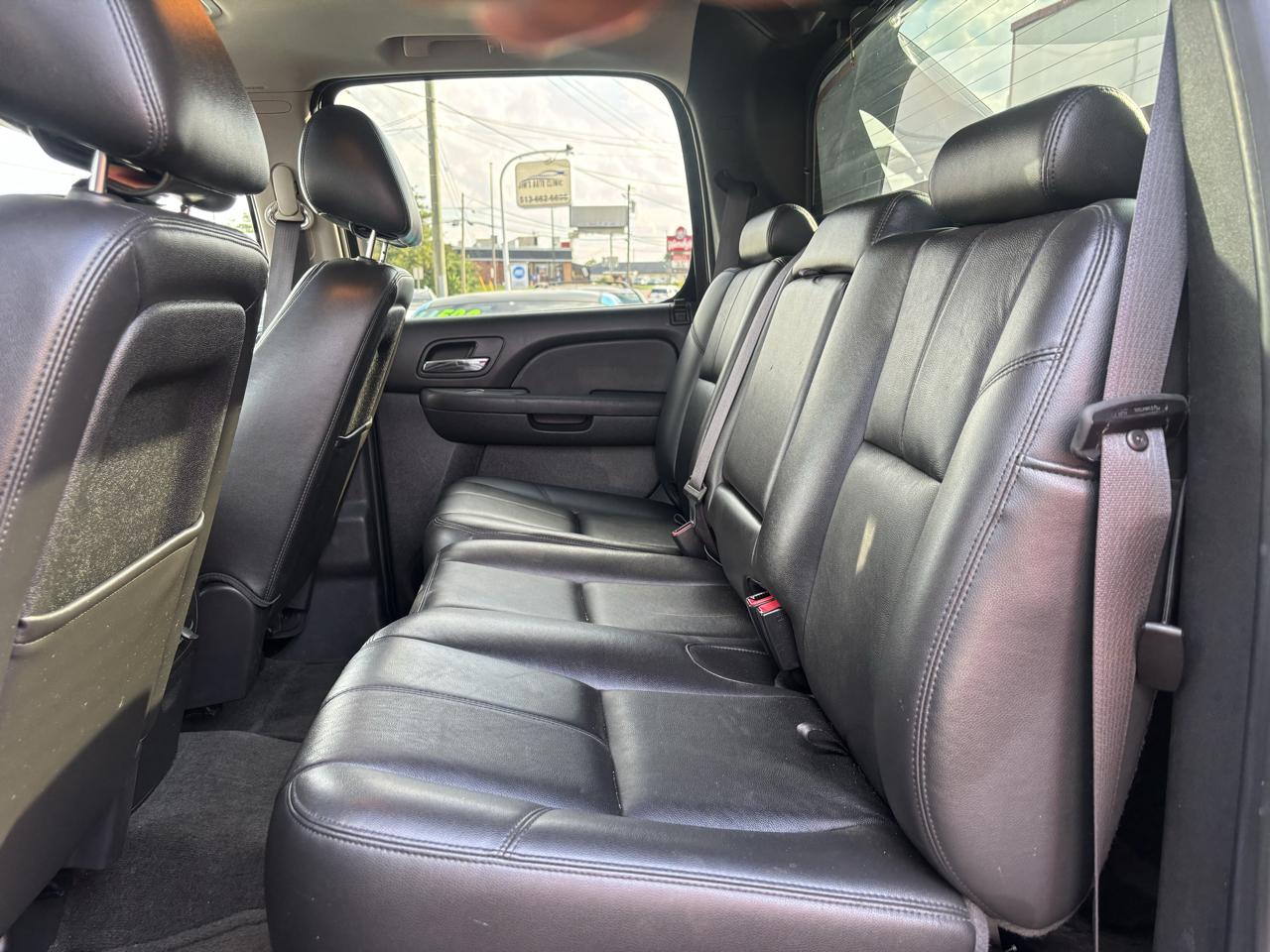 Chevrolet Avalanche LT 4WD 2013