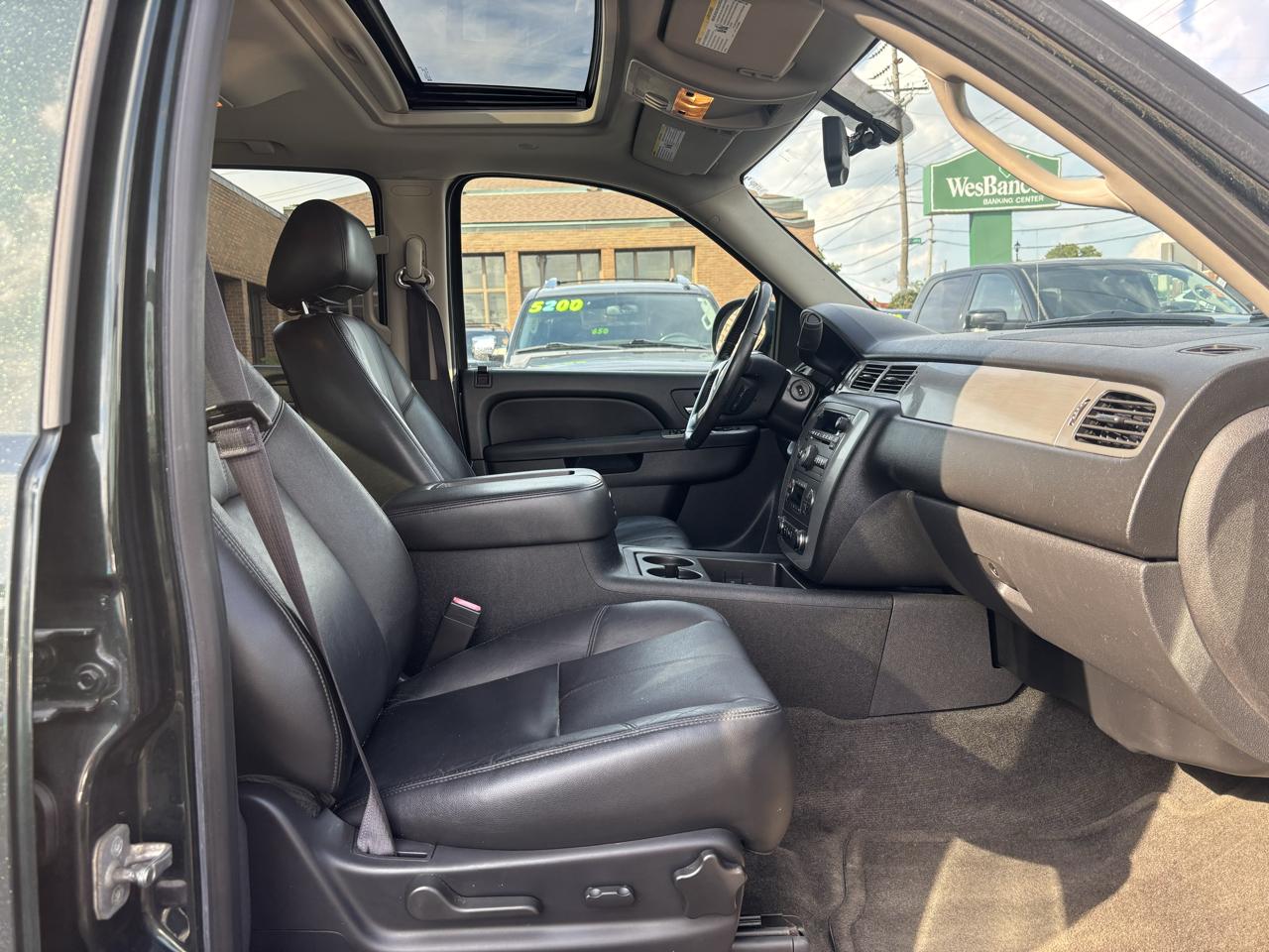 Chevrolet Avalanche LT 4WD 2013