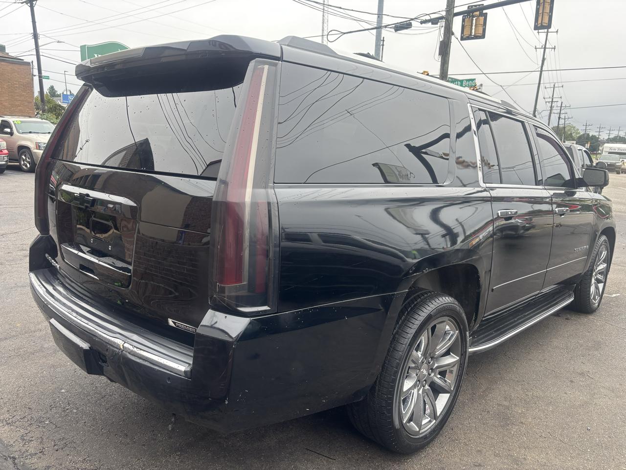 Chevrolet Suburban Premier 4WD 2017