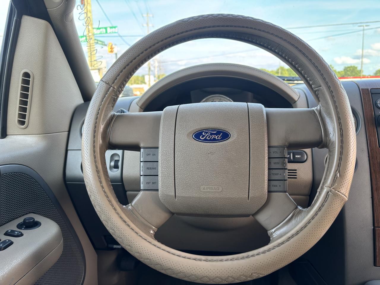 Ford F-150 Lariat SuperCrew 4WD 2004