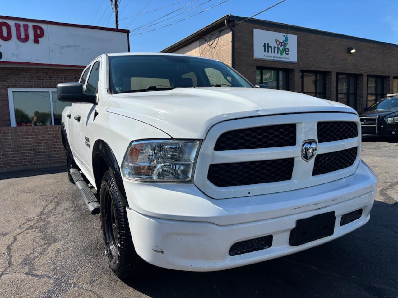 RAM 1500 4WD Crew Cab 140.5" SLT 2017
