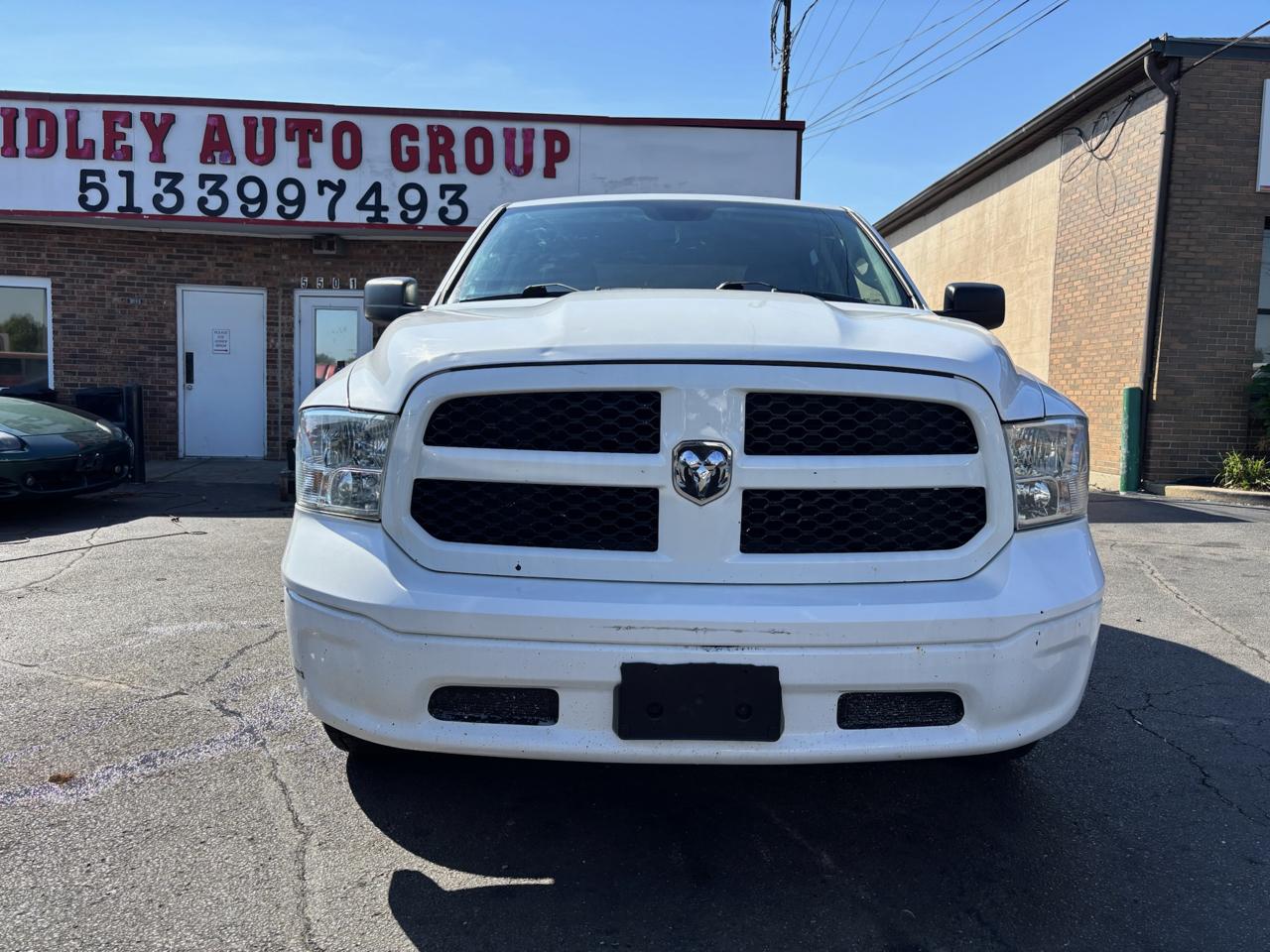 RAM 1500 4WD Crew Cab 140.5" SLT 2017