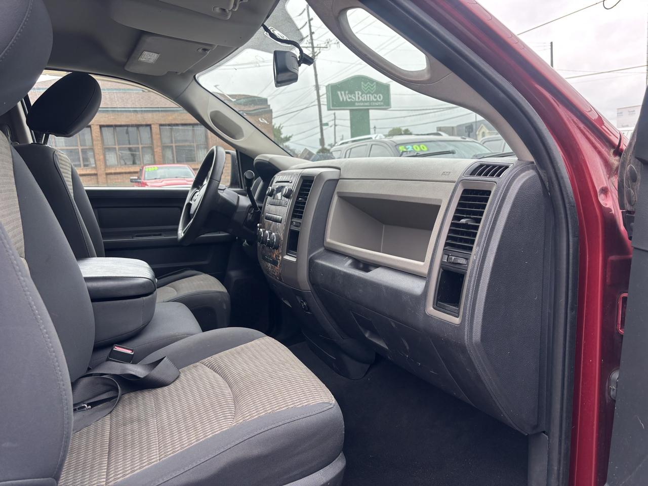RAM 1500 ST Quad Cab 4WD 2012