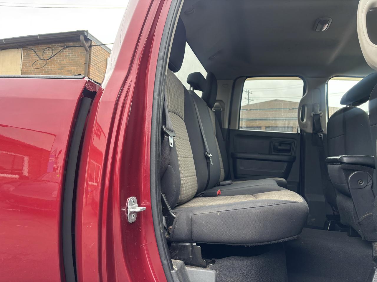 RAM 1500 ST Quad Cab 4WD 2012
