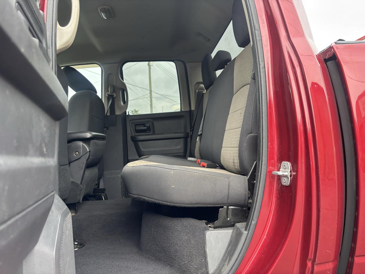 RAM 1500 ST Quad Cab 4WD 2012