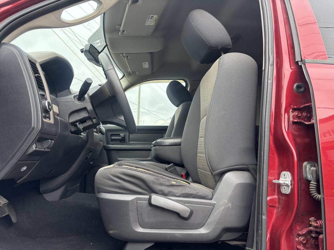 RAM 1500 ST Quad Cab 4WD 2012