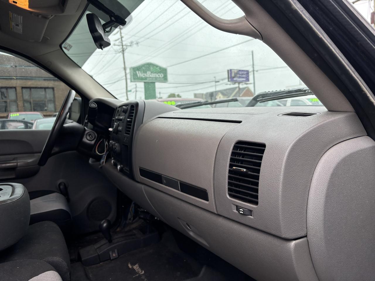 Chevrolet Silverado 1500 Work Truck Ext. Cab Long Box 4WD 2009