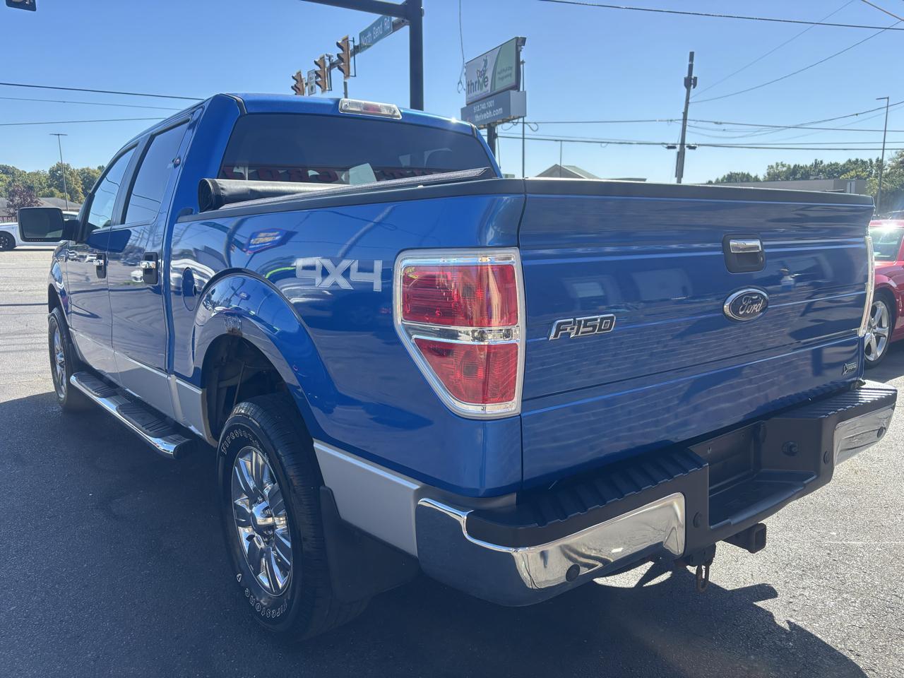 Ford F-150 4WD SuperCrew 150" XLT 2010
