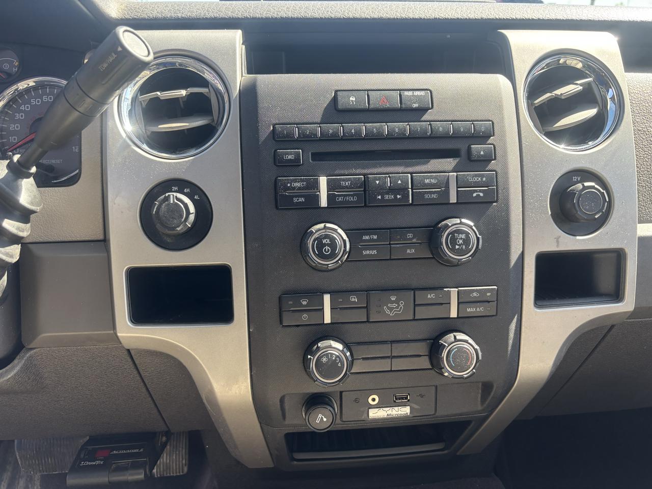 Ford F-150 4WD SuperCrew 150" XLT 2010