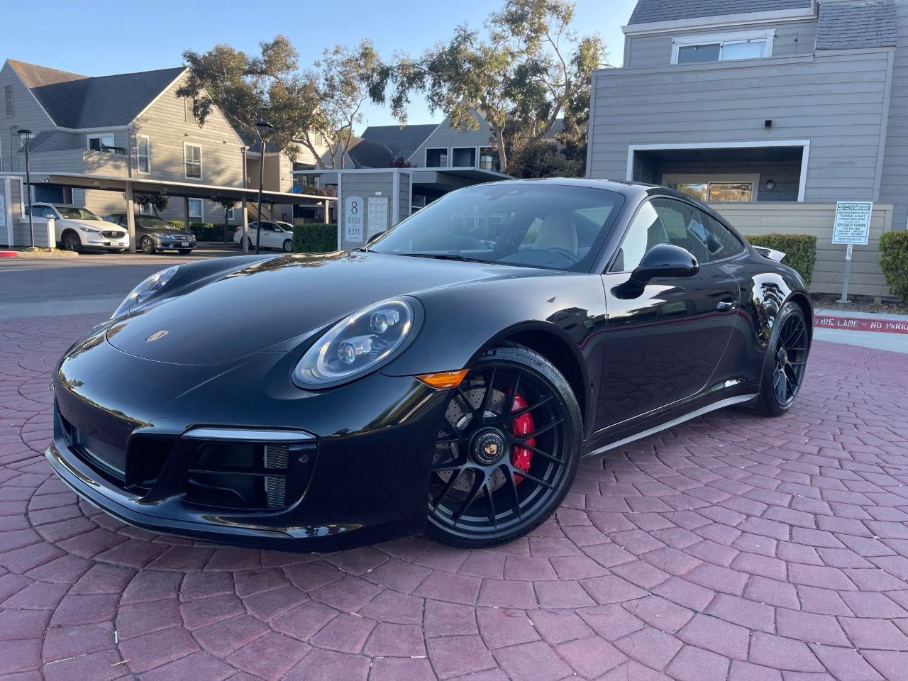Porsche 911 Carrera GTS Coupe 2019