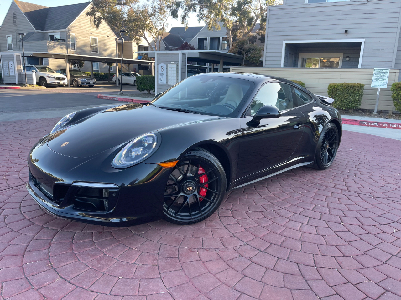 Porsche 911 Carrera GTS Coupe 2019