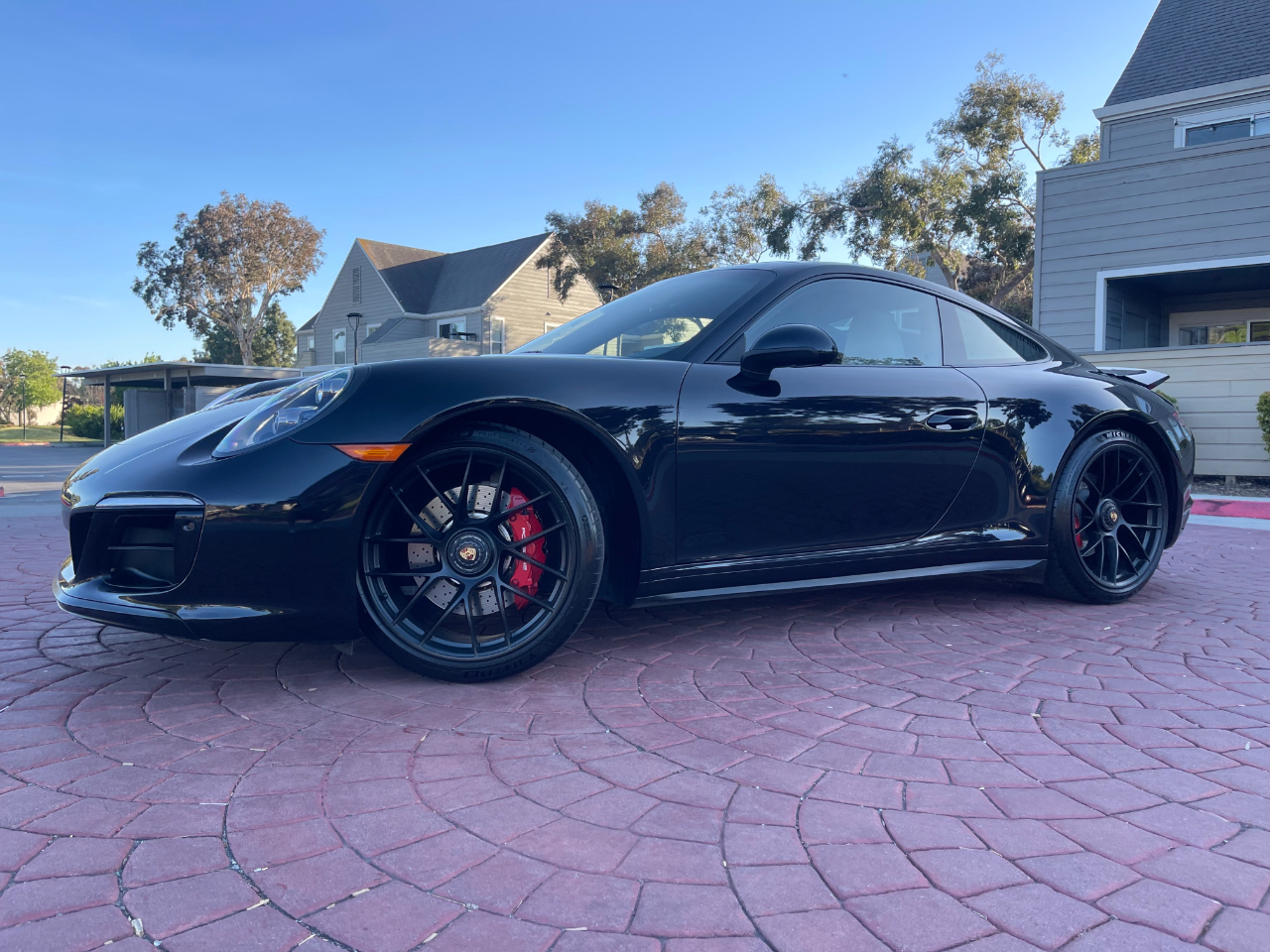 Porsche 911 Carrera GTS Coupe 2019
