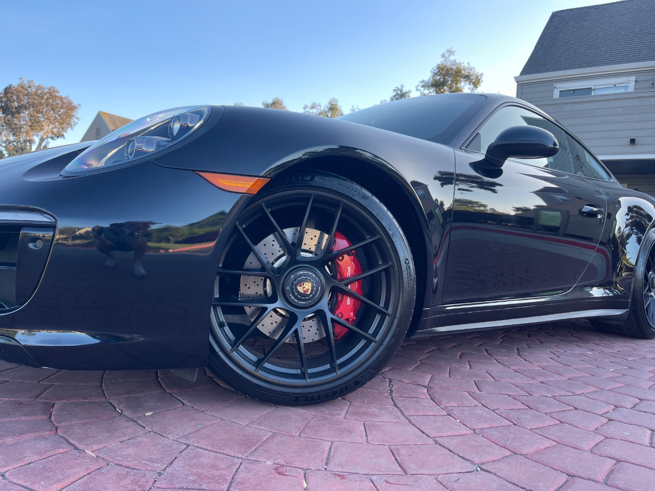 Porsche 911 Carrera GTS Coupe 2019