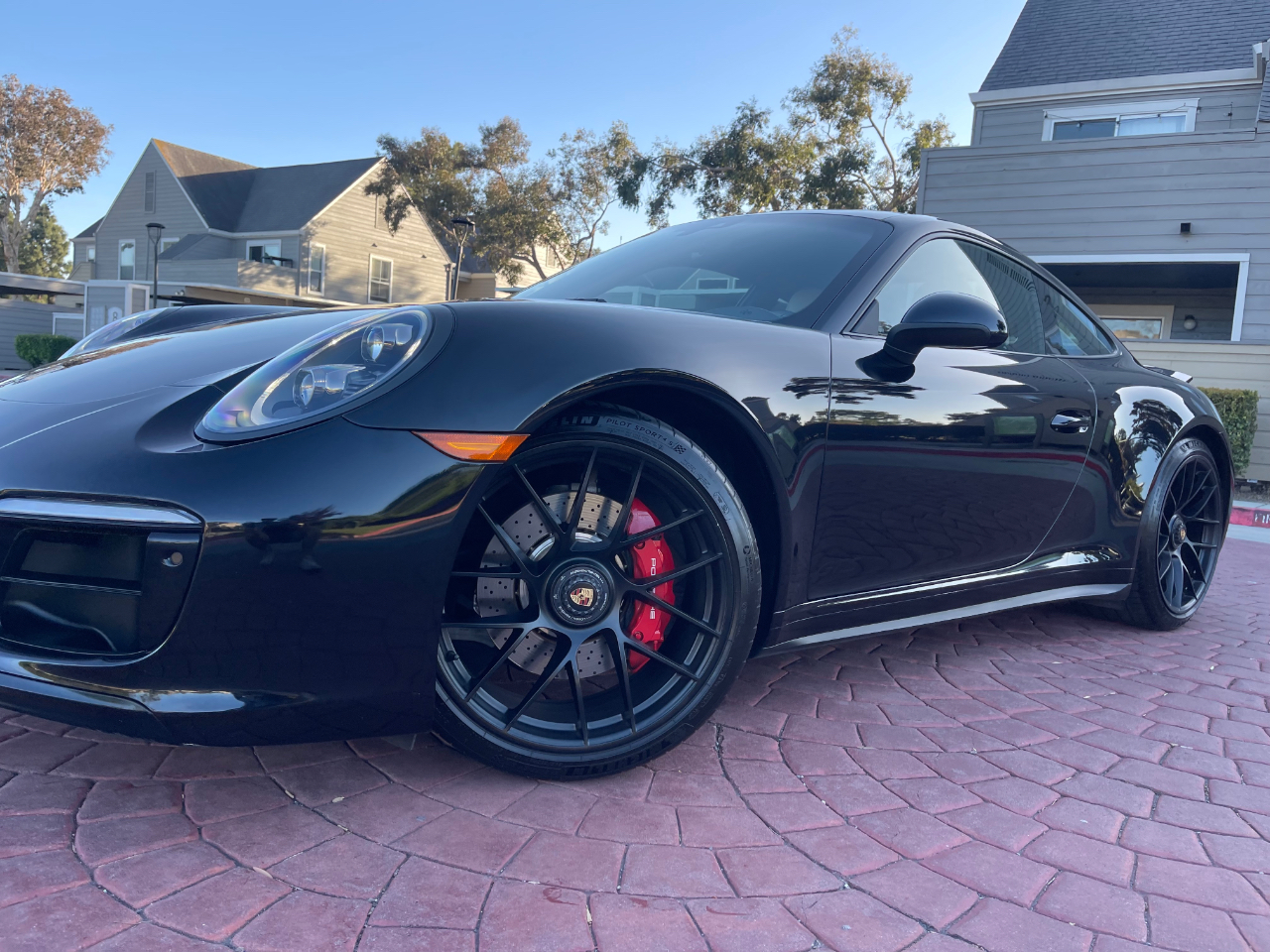 Porsche 911 Carrera GTS Coupe 2019