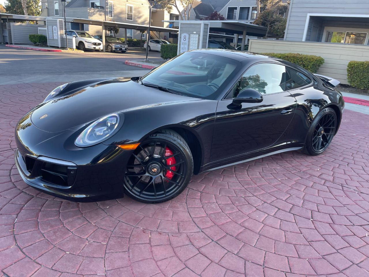 Porsche 911 Carrera GTS Coupe 2019