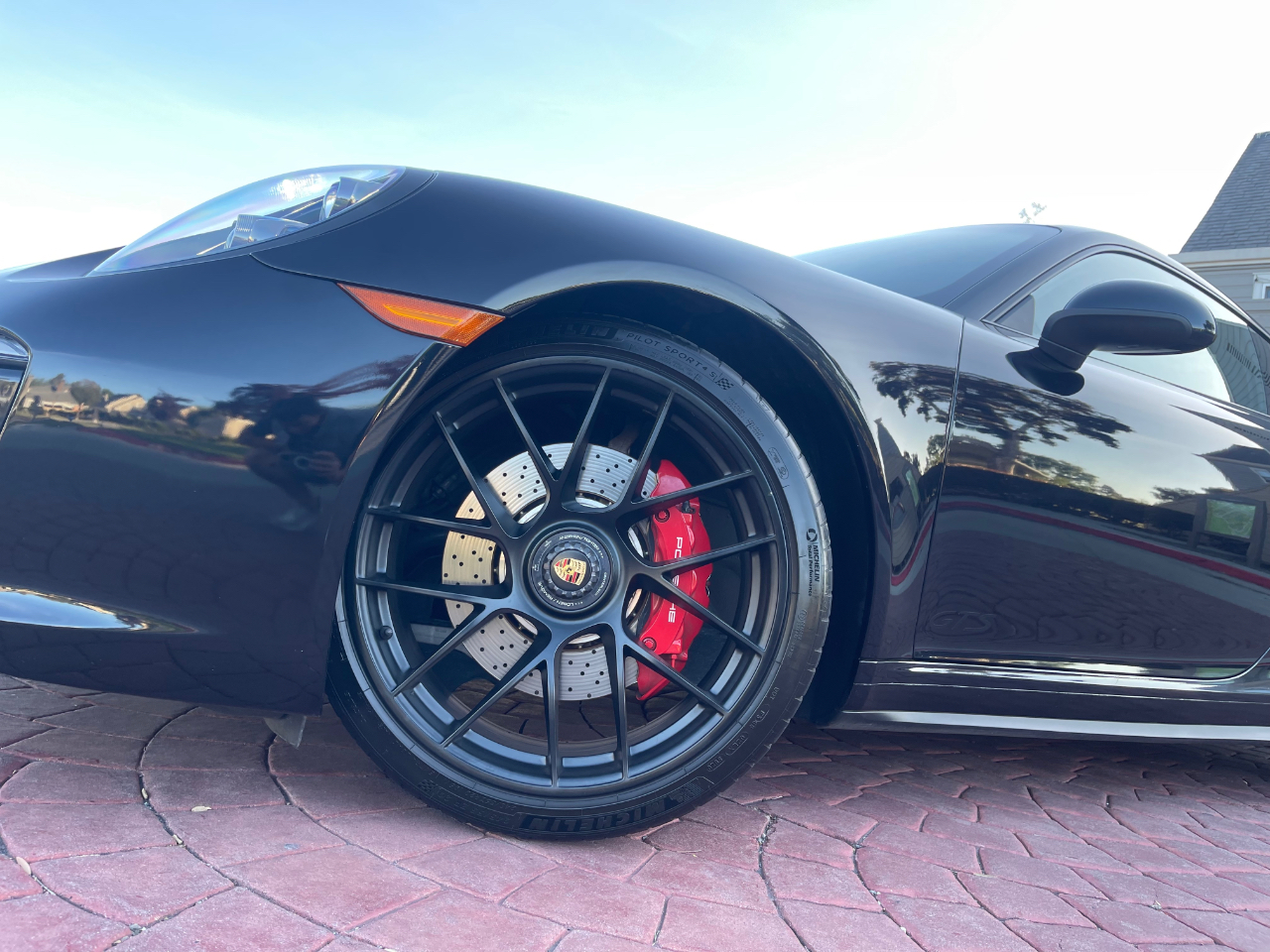 Porsche 911 Carrera GTS Coupe 2019