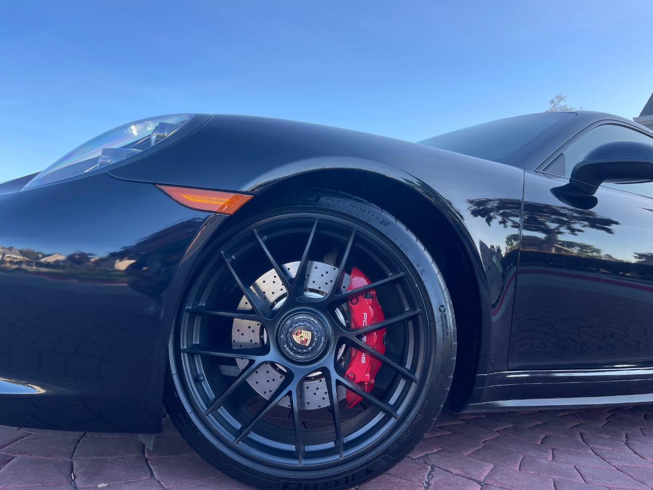 Porsche 911 Carrera GTS Coupe 2019