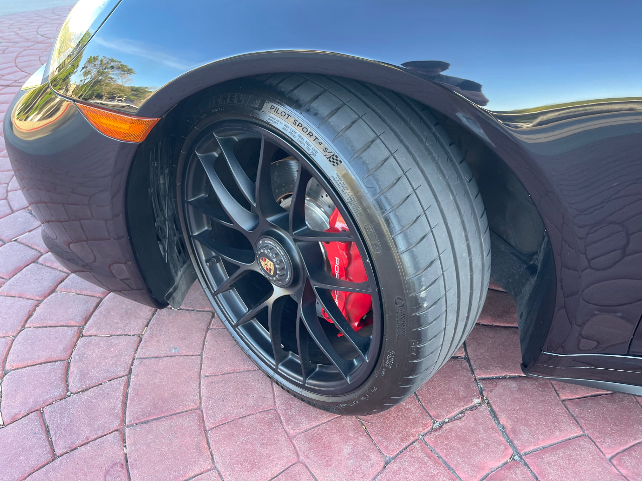 Porsche 911 Carrera GTS Coupe 2019