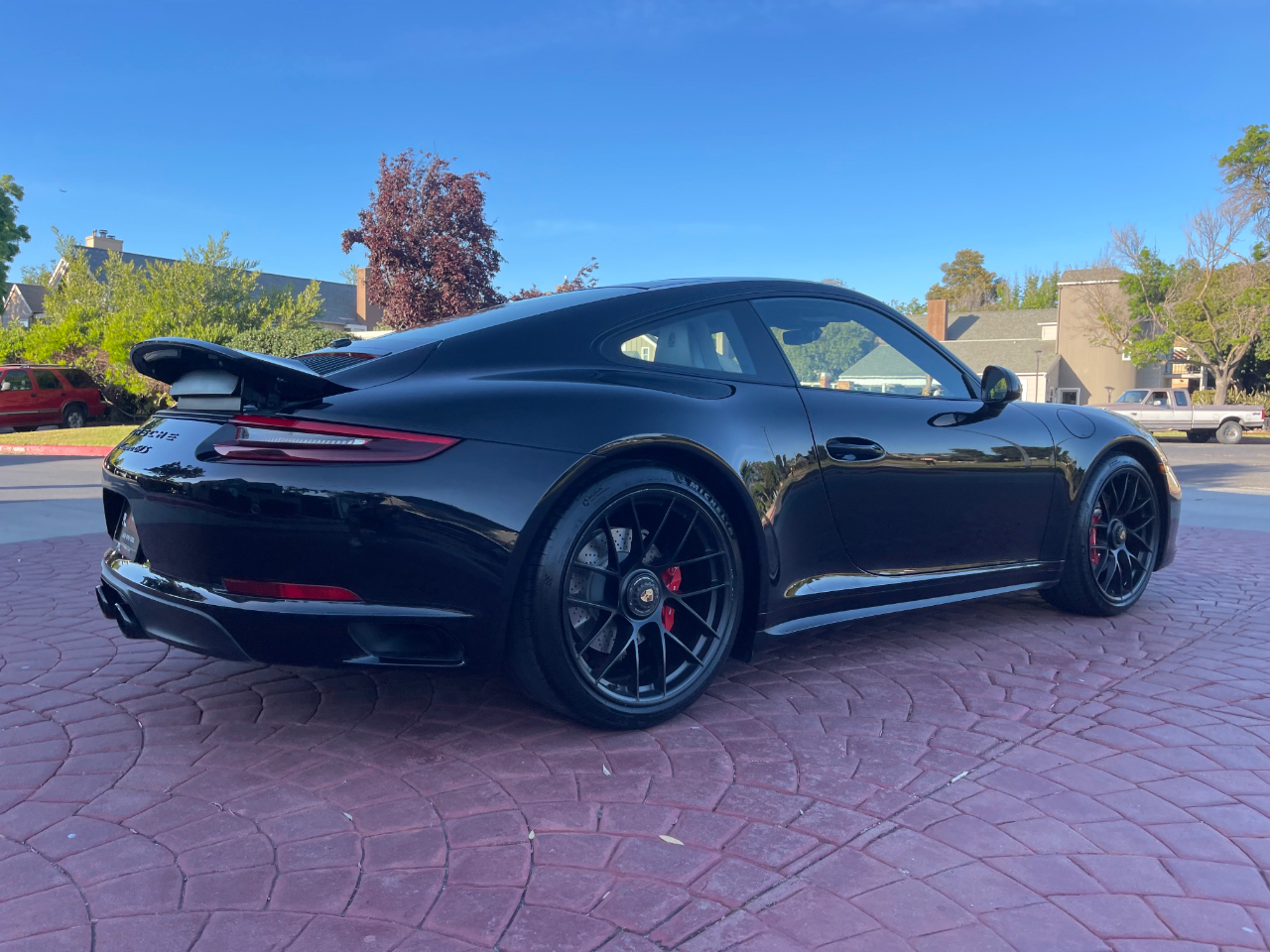Porsche 911 Carrera GTS Coupe 2019