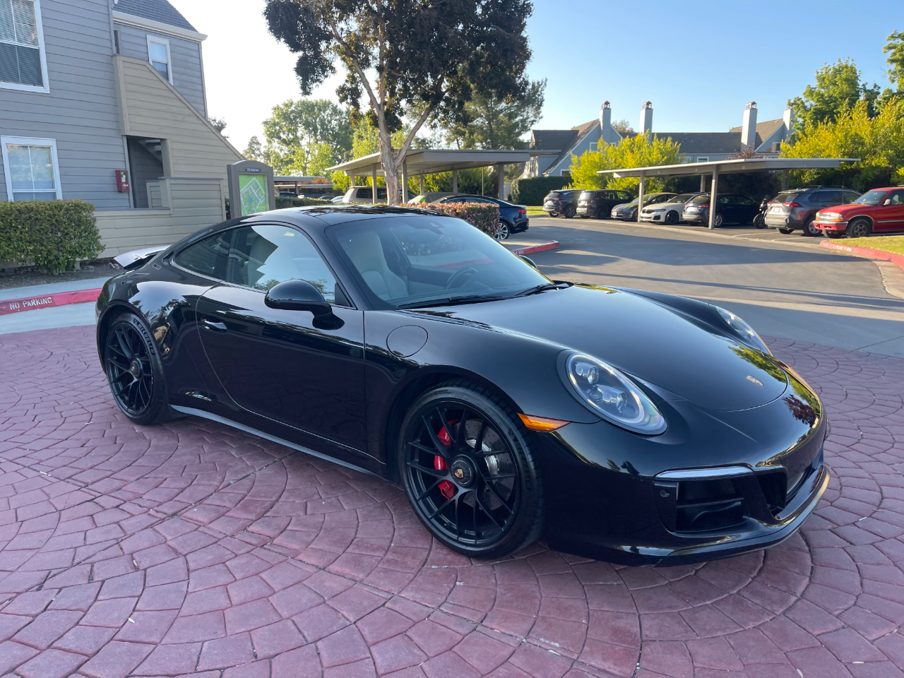 Porsche 911 Carrera GTS Coupe 2019