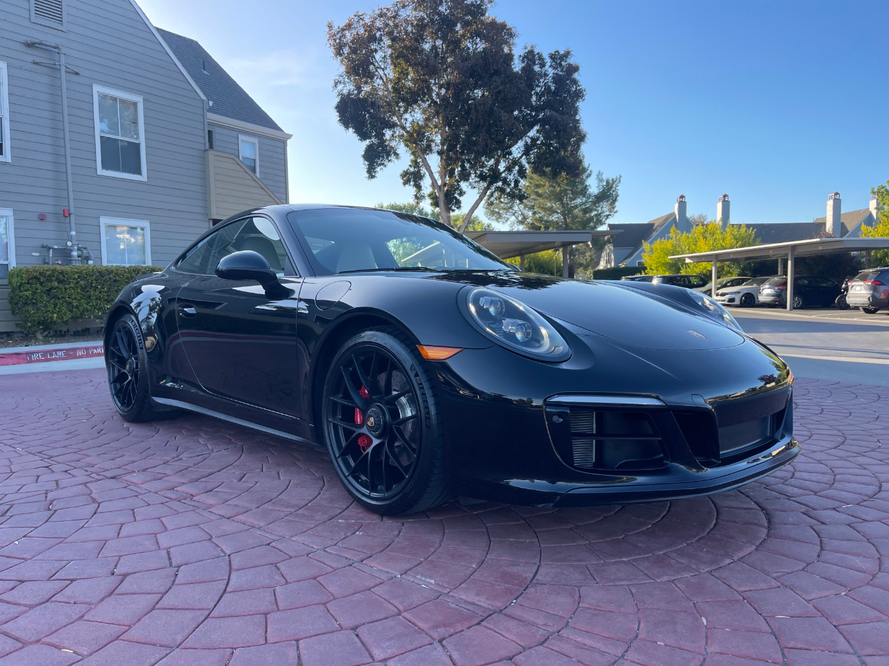 Porsche 911 Carrera GTS Coupe 2019