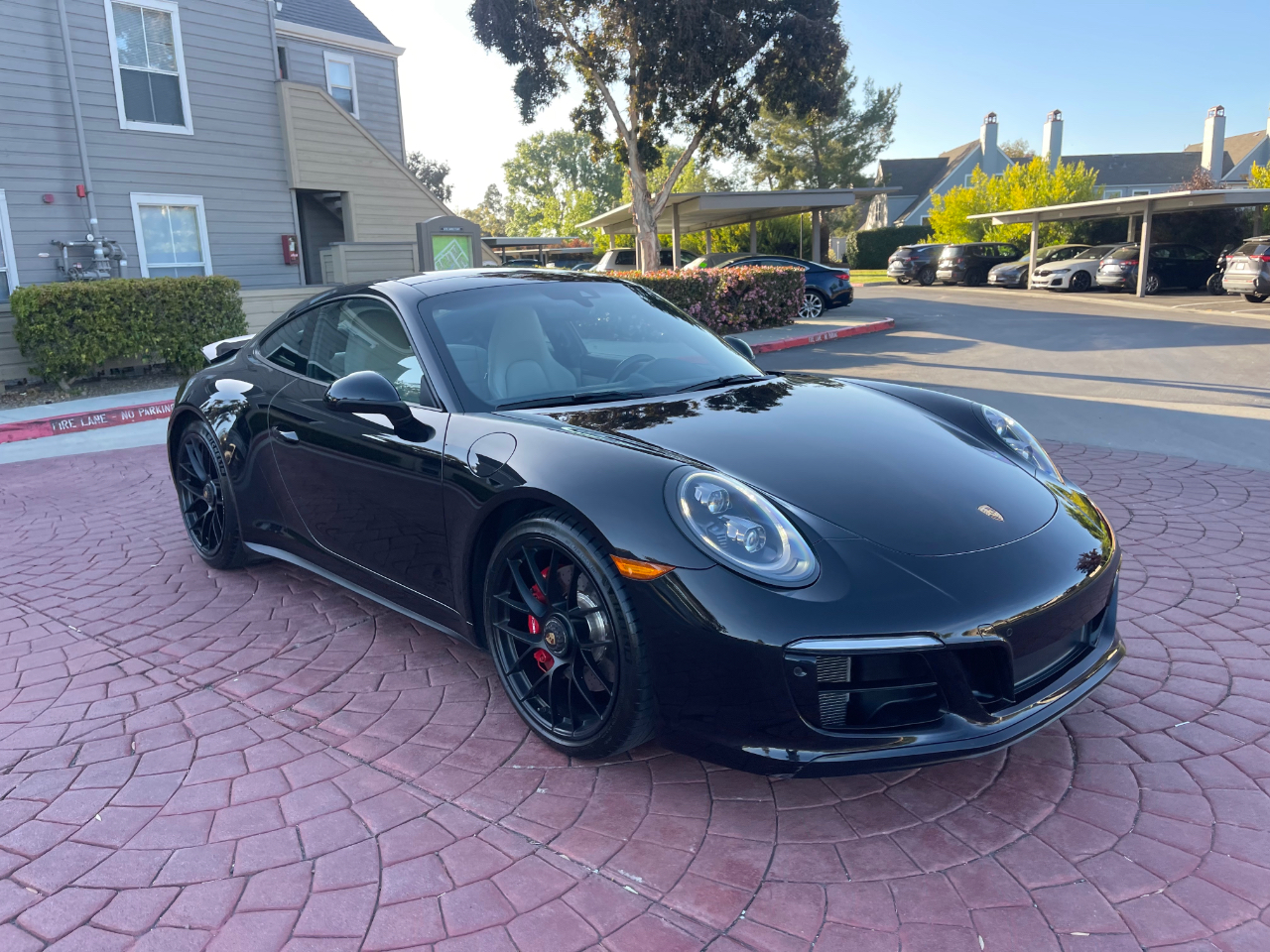 Porsche 911 Carrera GTS Coupe 2019