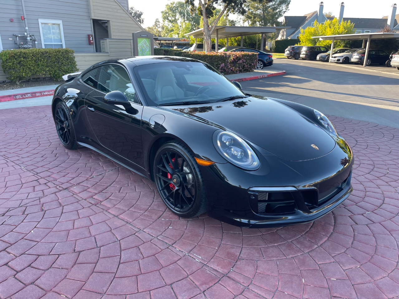 Porsche 911 Carrera GTS Coupe 2019