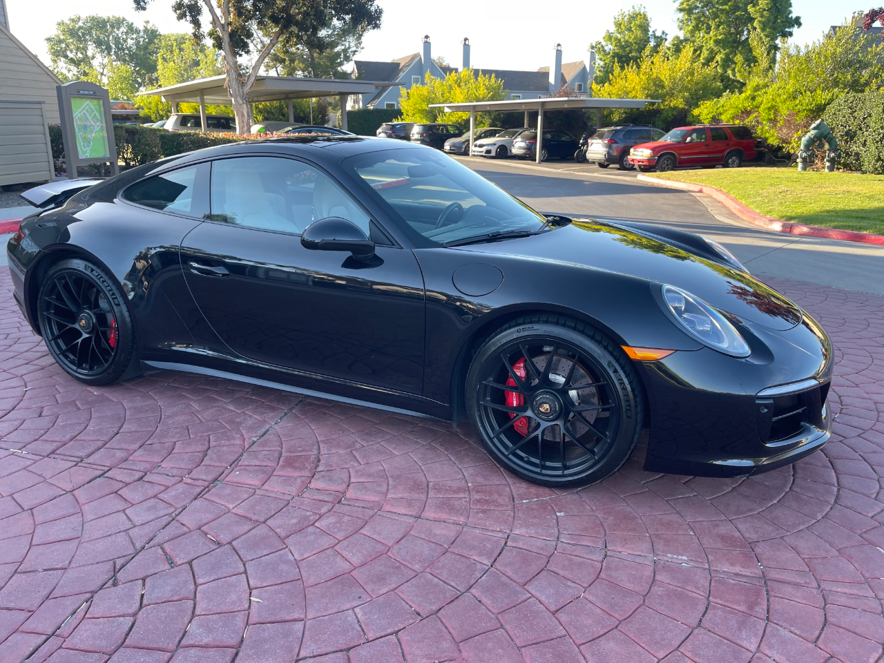 Porsche 911 Carrera GTS Coupe 2019