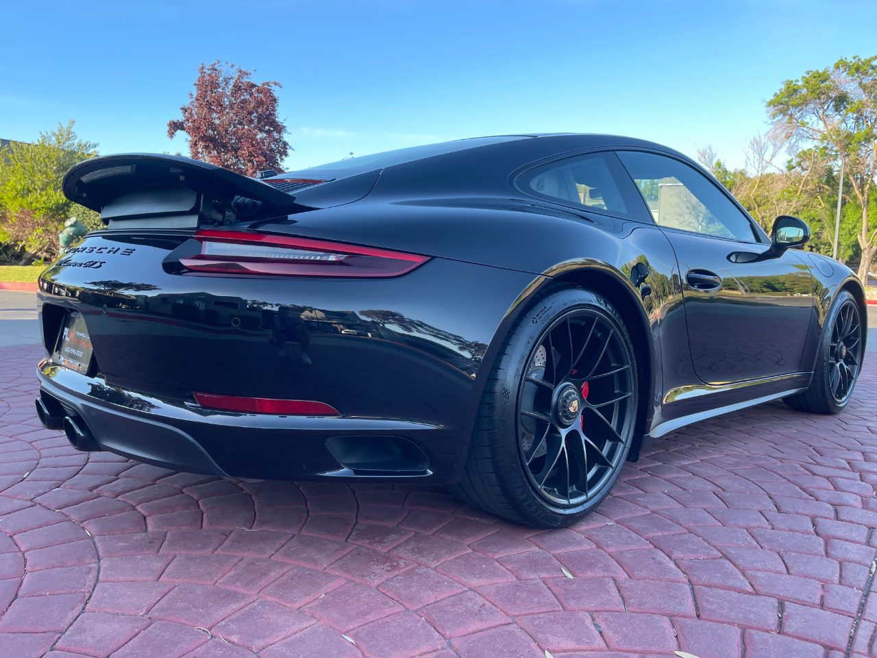 Porsche 911 Carrera GTS Coupe 2019