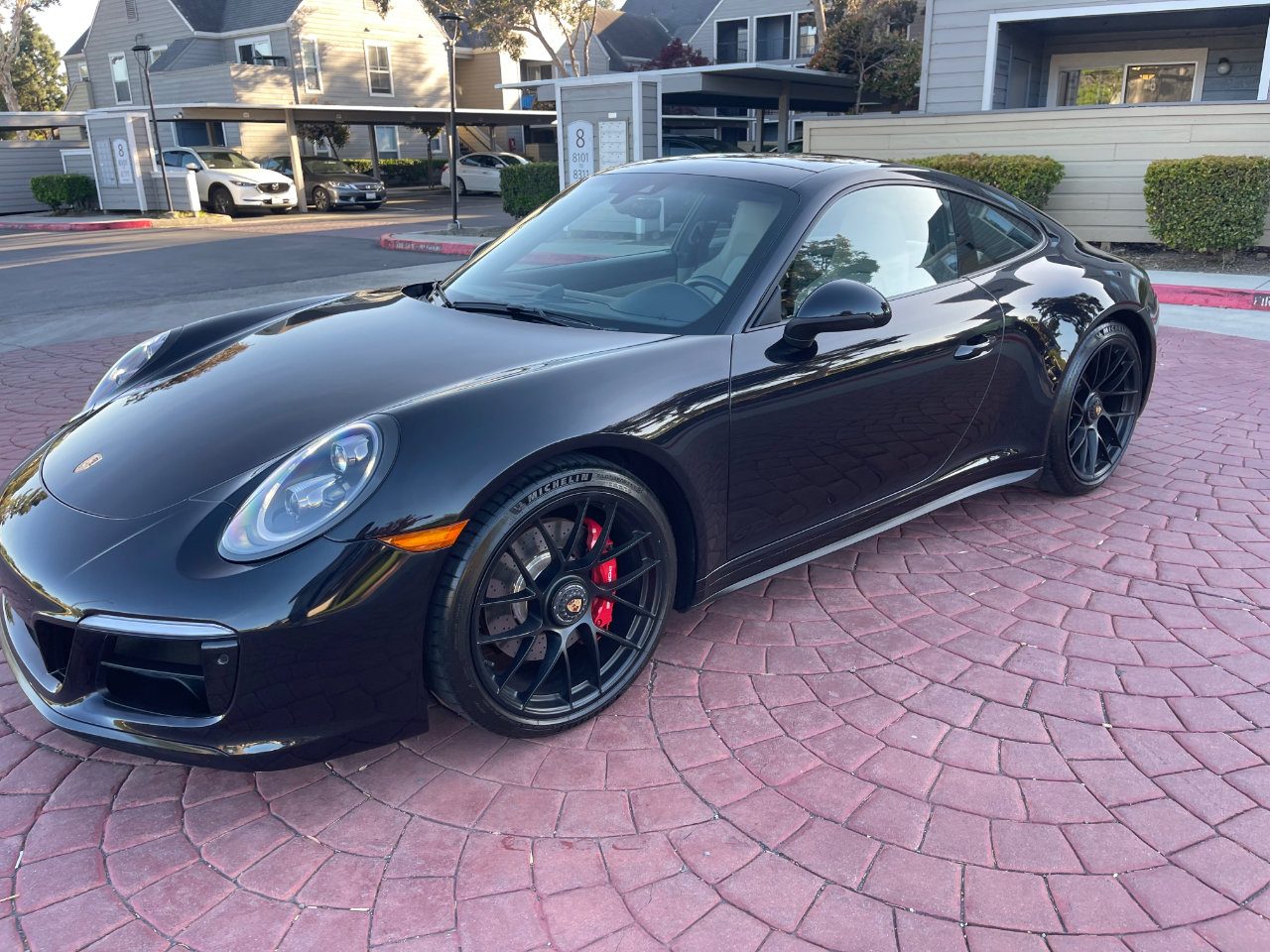 Porsche 911 Carrera GTS Coupe 2019