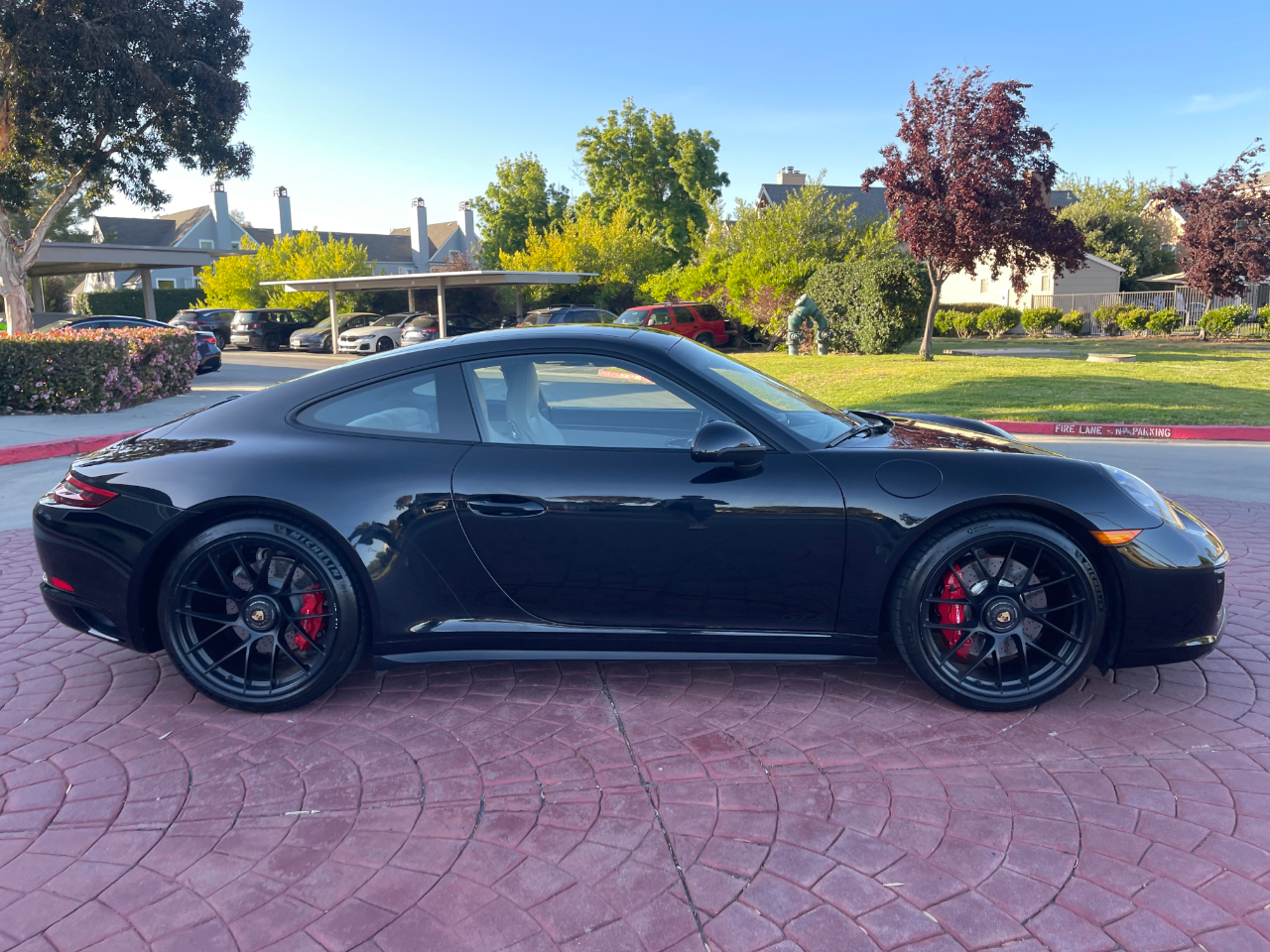 Porsche 911 Carrera GTS Coupe 2019