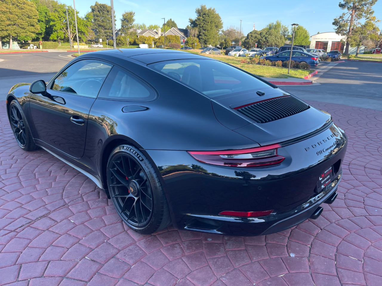 Porsche 911 Carrera GTS Coupe 2019
