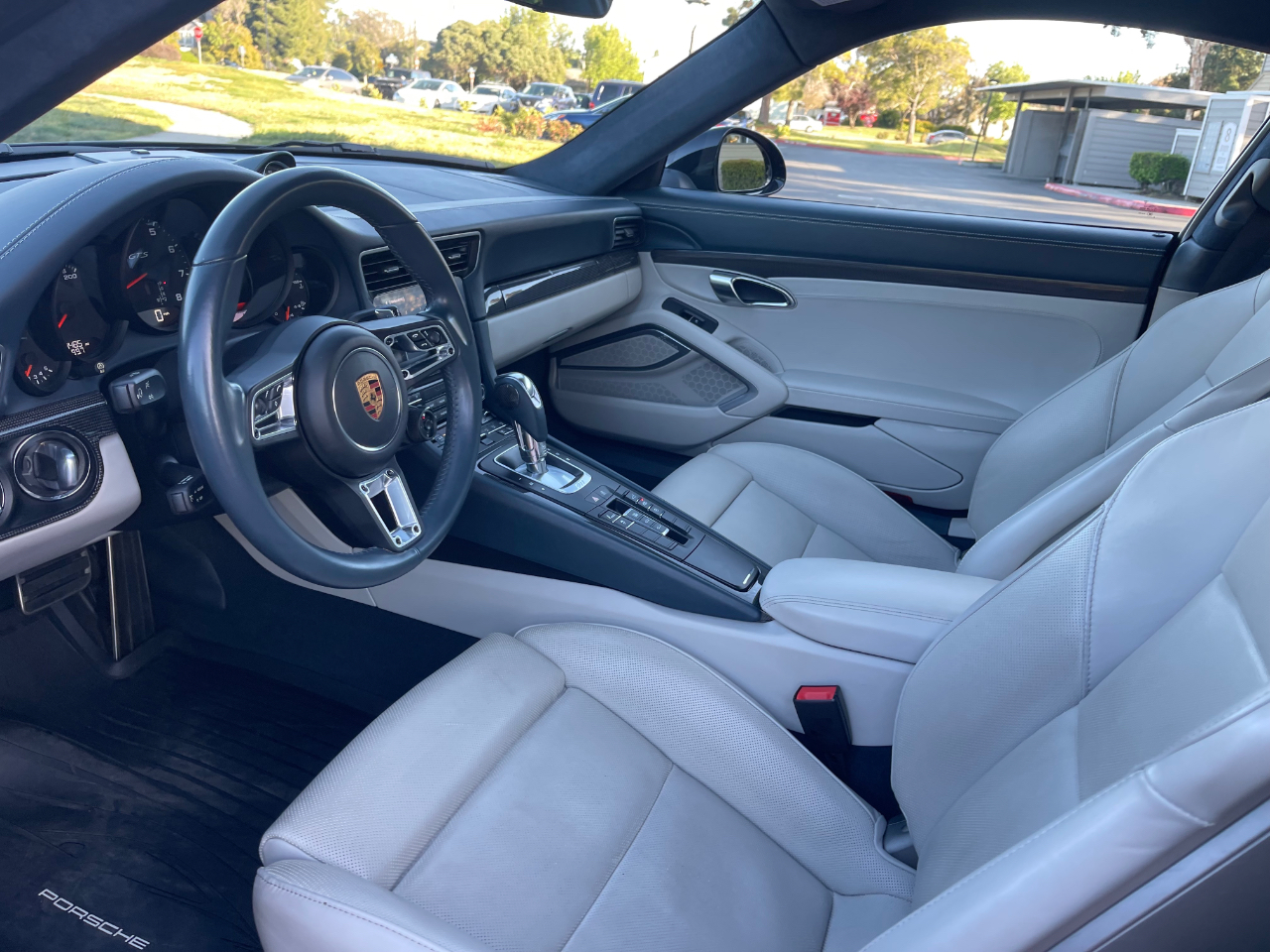 Porsche 911 Carrera GTS Coupe 2019