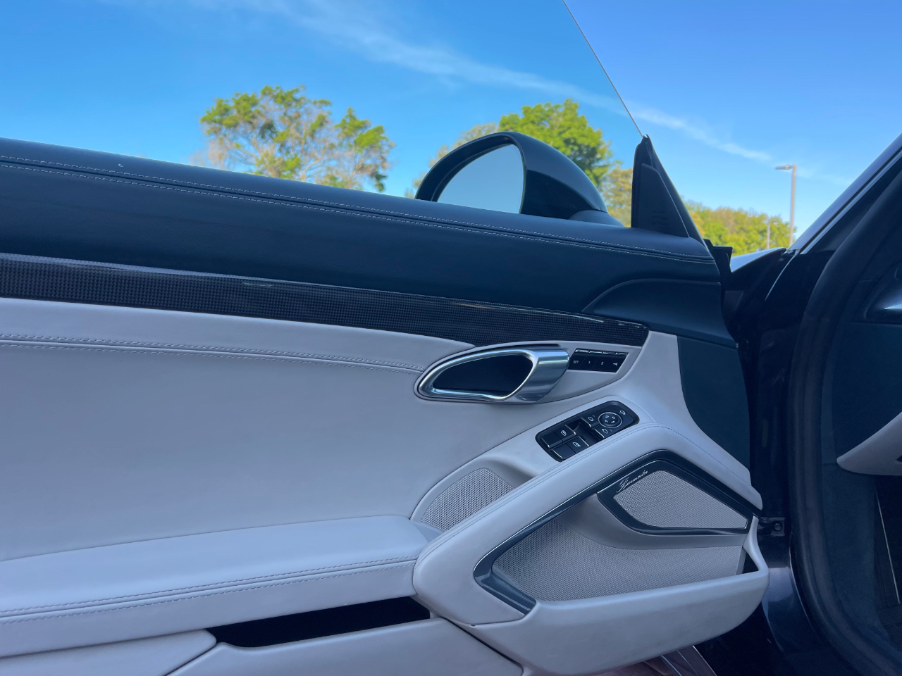 Porsche 911 Carrera GTS Coupe 2019