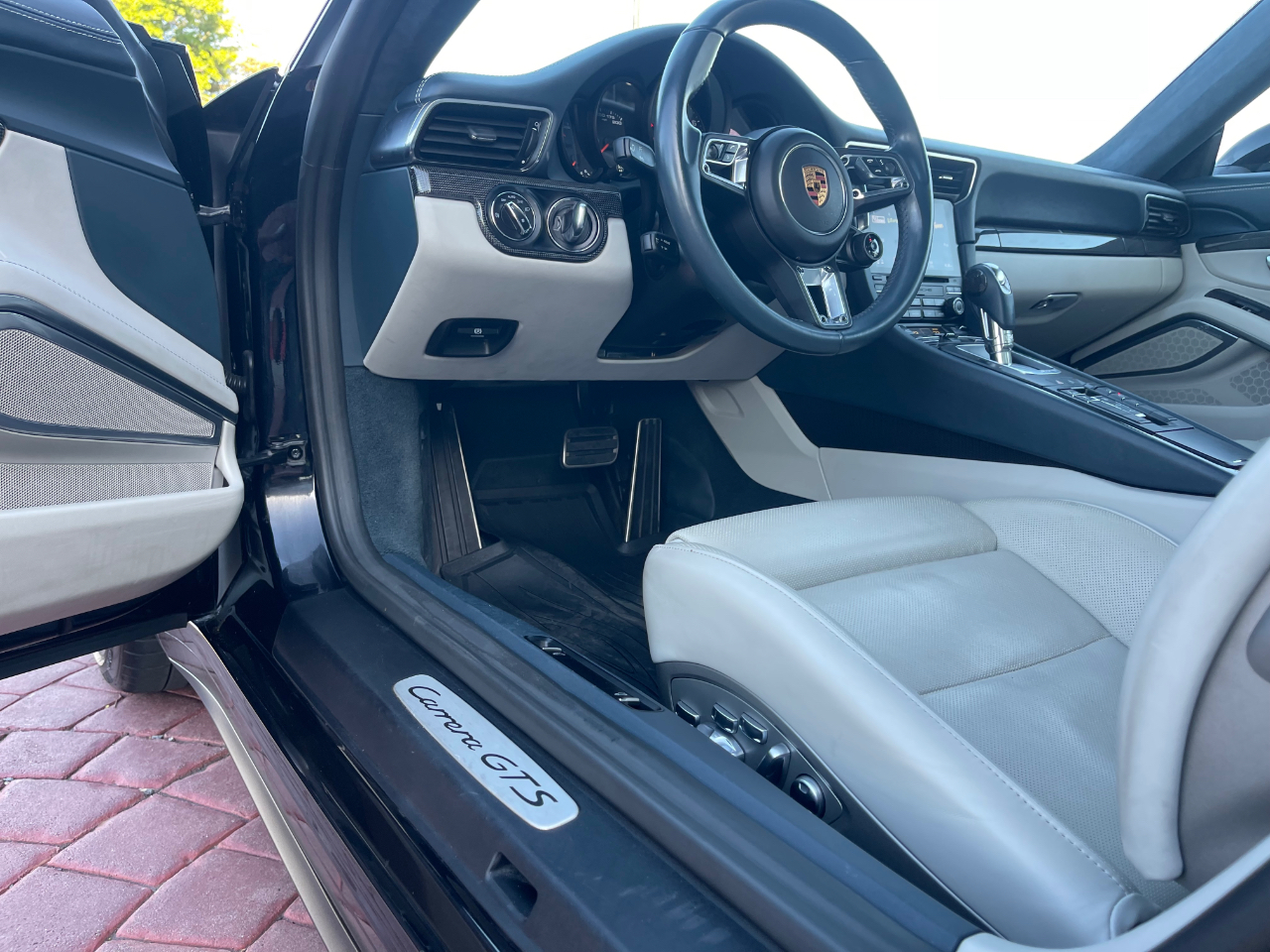 Porsche 911 Carrera GTS Coupe 2019