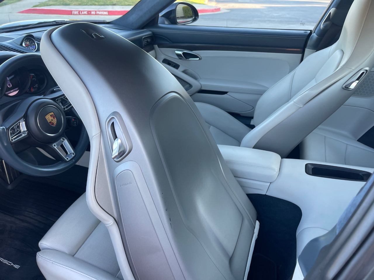 Porsche 911 Carrera GTS Coupe 2019