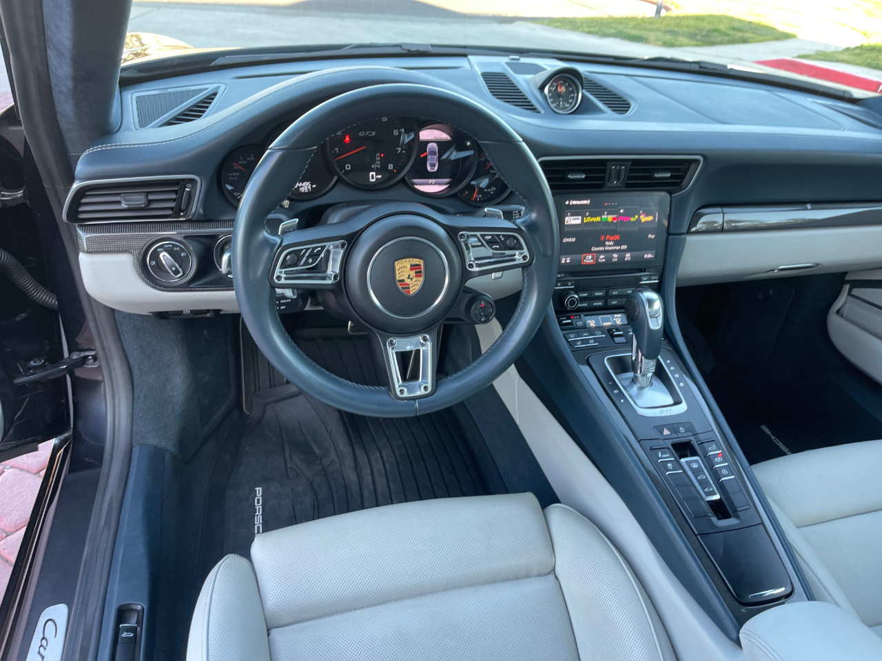 Porsche 911 Carrera GTS Coupe 2019