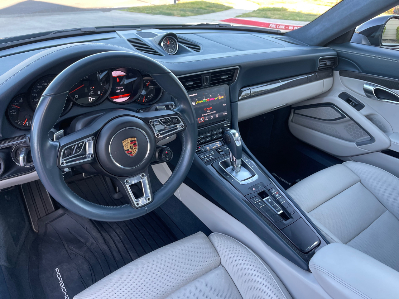 Porsche 911 Carrera GTS Coupe 2019
