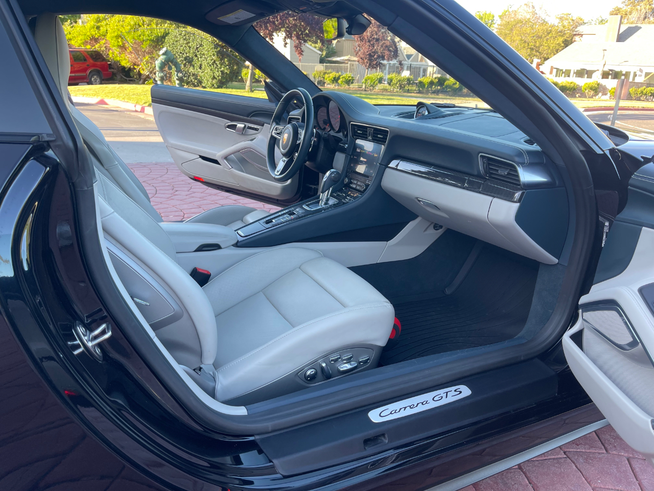 Porsche 911 Carrera GTS Coupe 2019