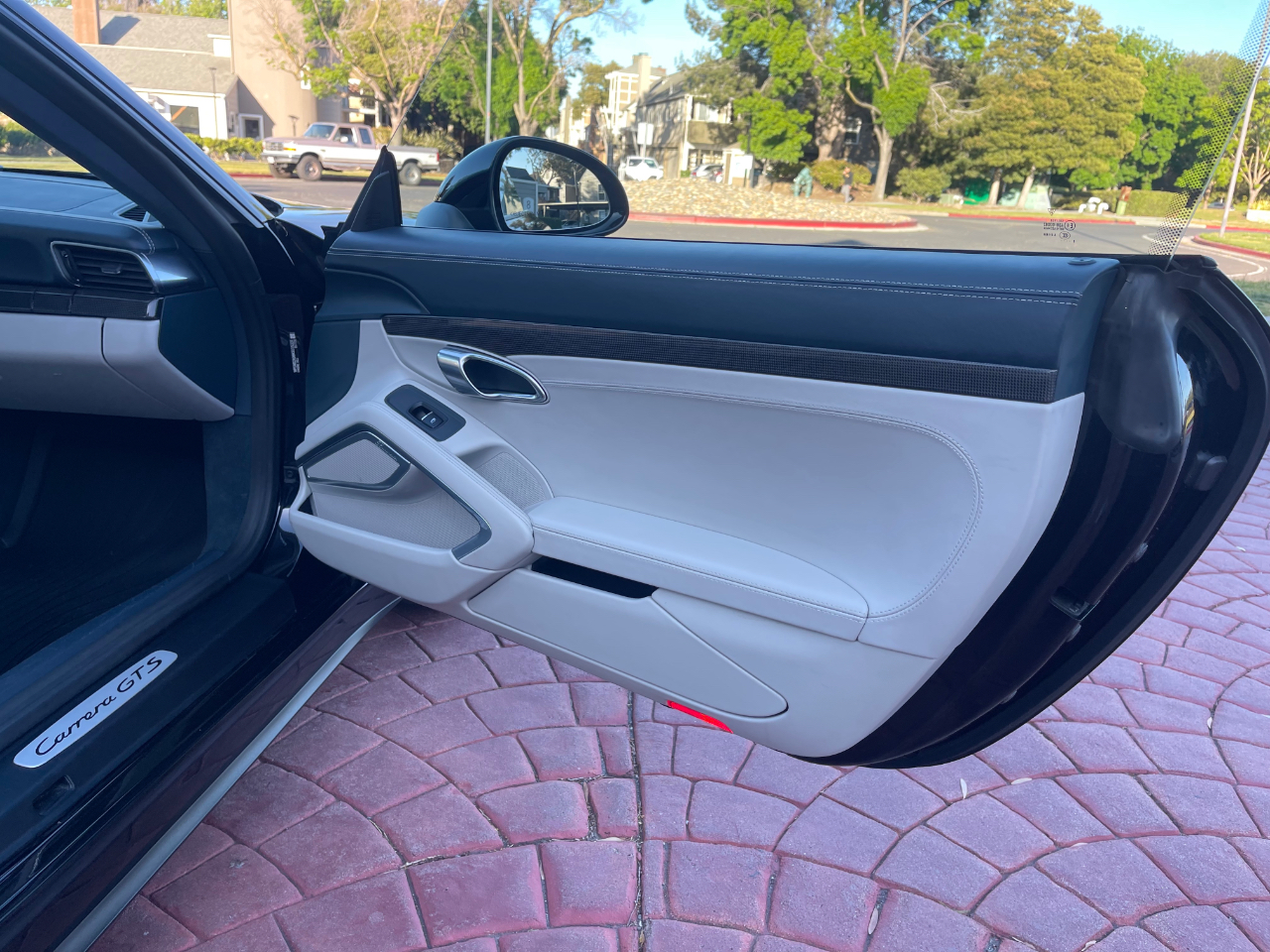 Porsche 911 Carrera GTS Coupe 2019