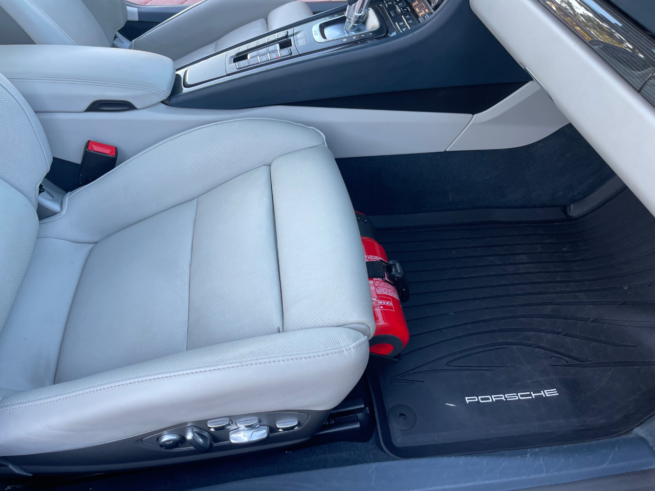 Porsche 911 Carrera GTS Coupe 2019