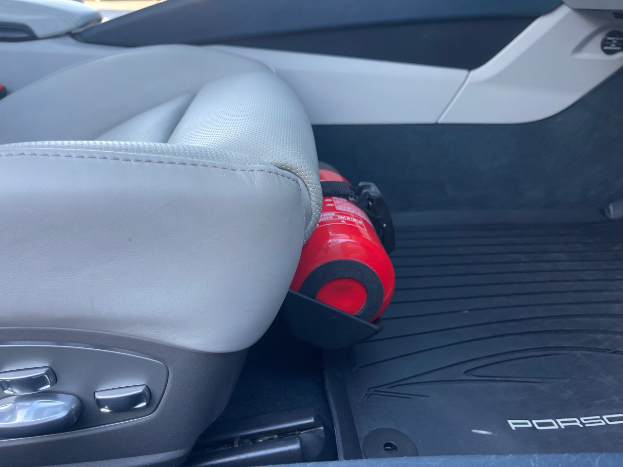 Porsche 911 Carrera GTS Coupe 2019