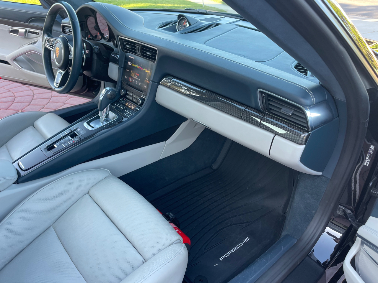 Porsche 911 Carrera GTS Coupe 2019